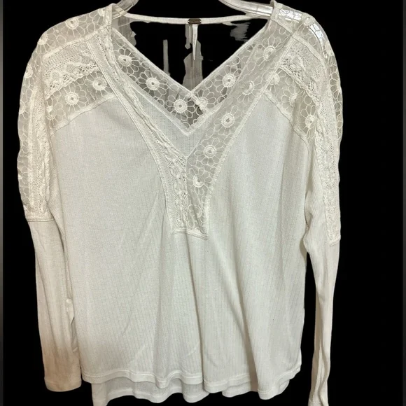 Free People Lola Lace Tee.  NWOT size XS. - Picture 4 of 8
